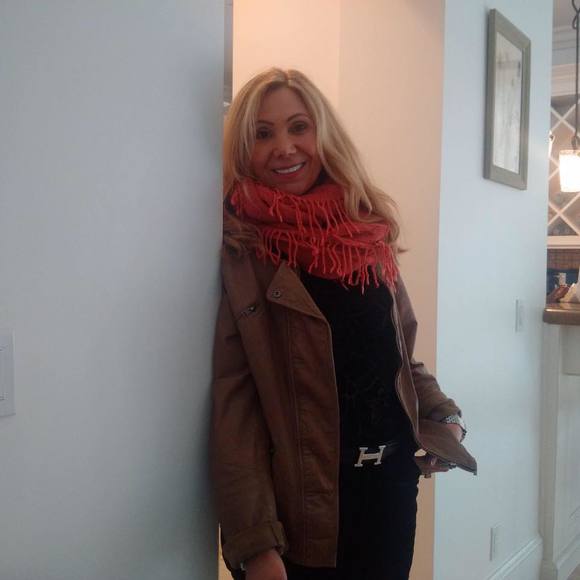 Meet your Posher, Hanna - Picture 1 of 1